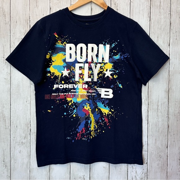 BORN FLY forever Men's Graphic T-Shirt Navy Blue Short Sleeve M - Picture 1 of 8